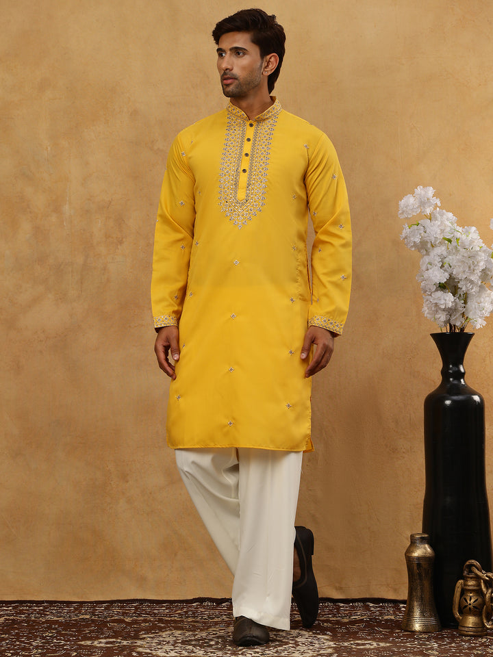 Men’S Silk Blend Embroidered Kurta Pyjama Set