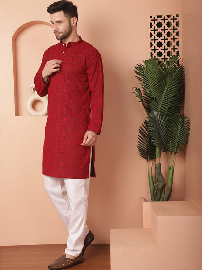 Men'S Chikankari Embroidered Kurta Pyjama Set.