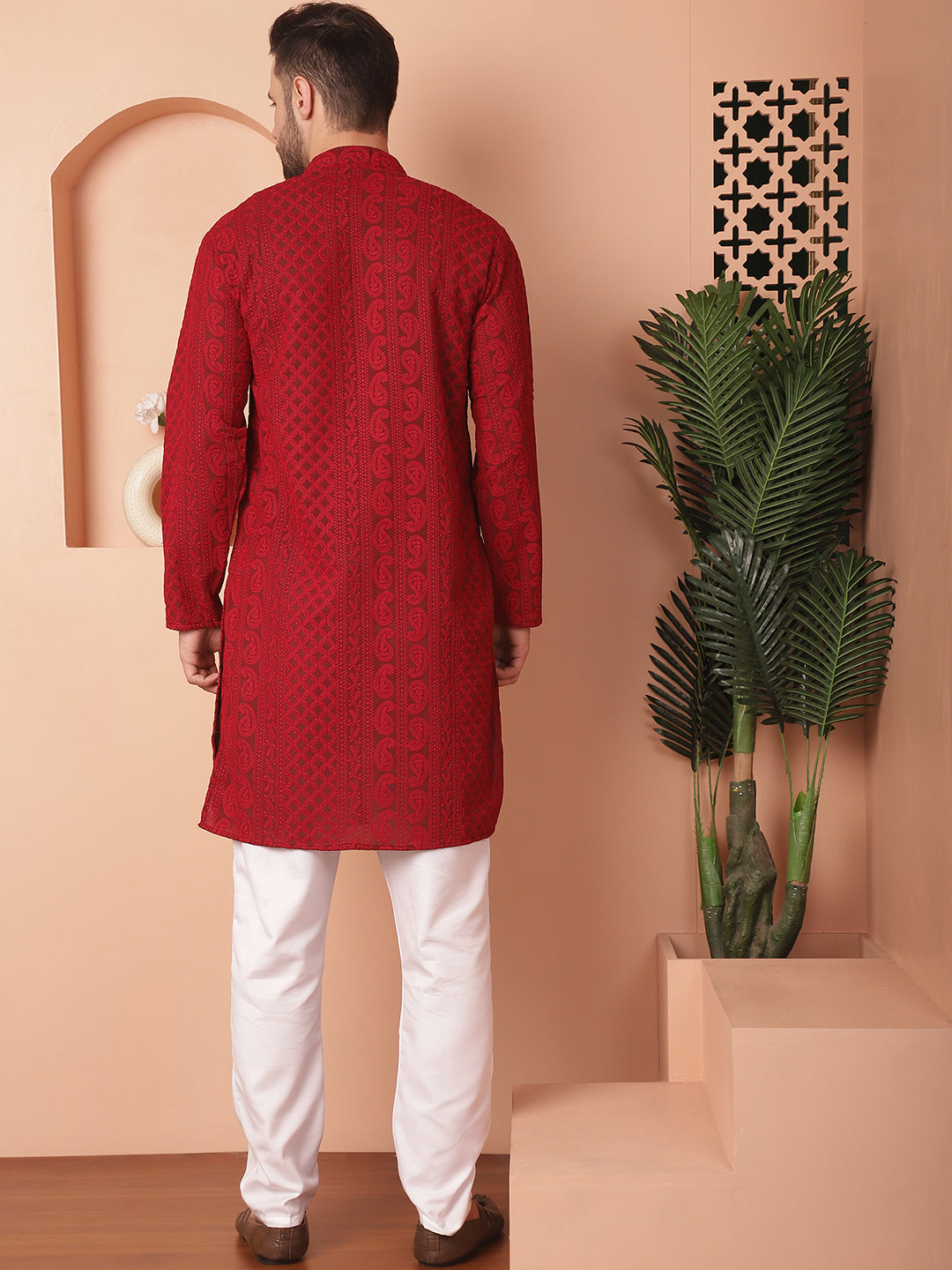 Men'S Chikankari Embroidered Kurta Pyjama Set.
