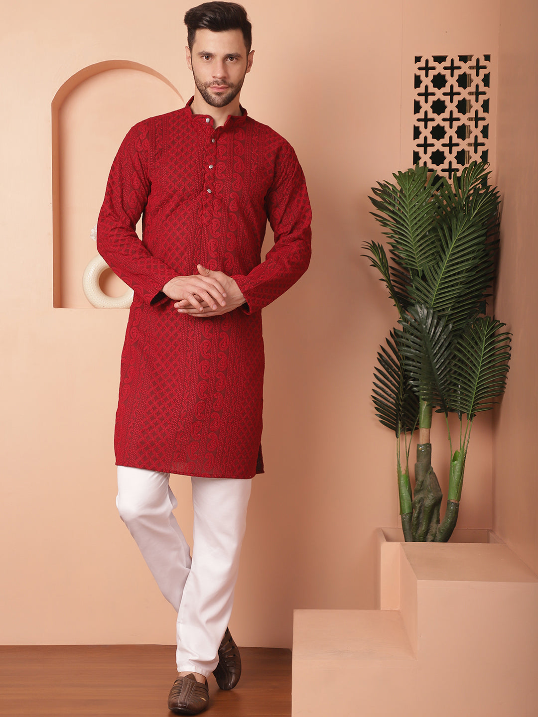 Men'S Chikankari Embroidered Kurta Pyjama Set.