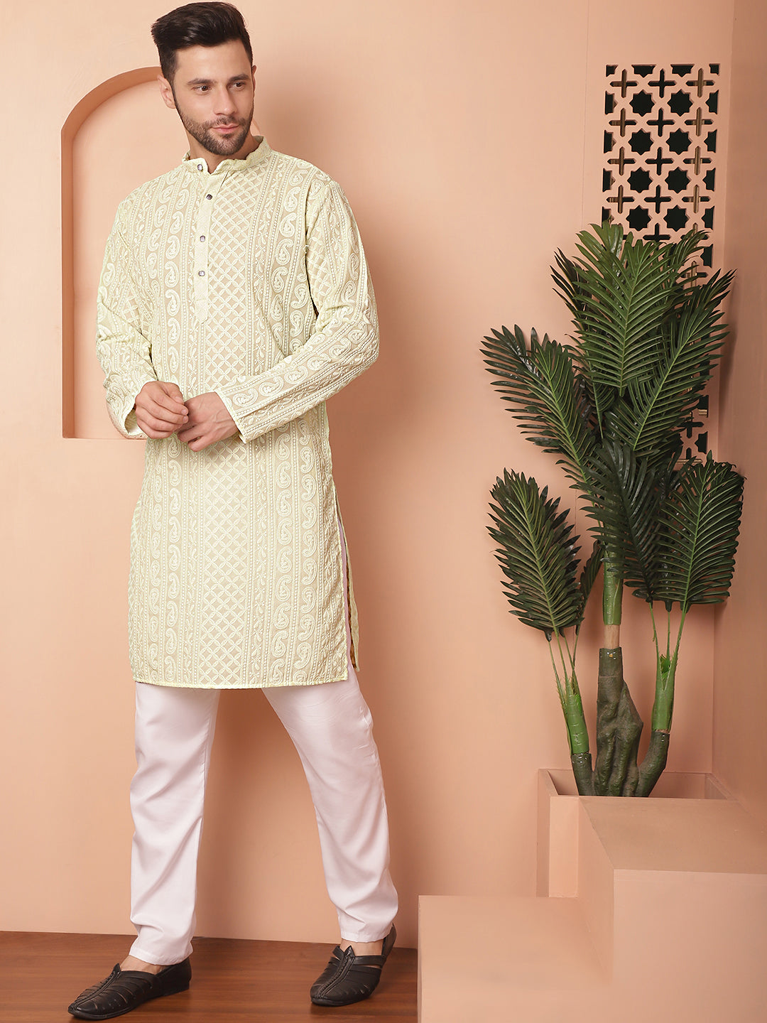 Men'S Chikankari Embroidered Kurta Pyjama Set.