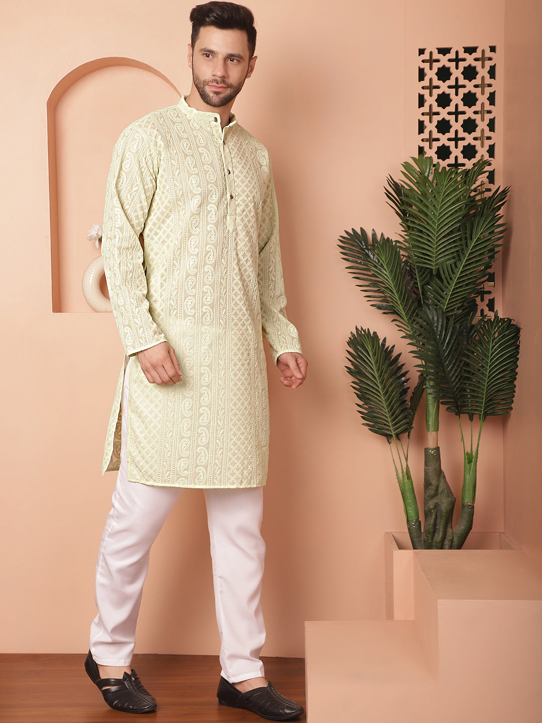 Men'S Chikankari Embroidered Kurta Pyjama Set.