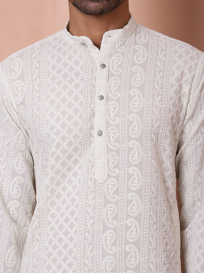 Men'S Embroidered Kurta Pyjama Set.