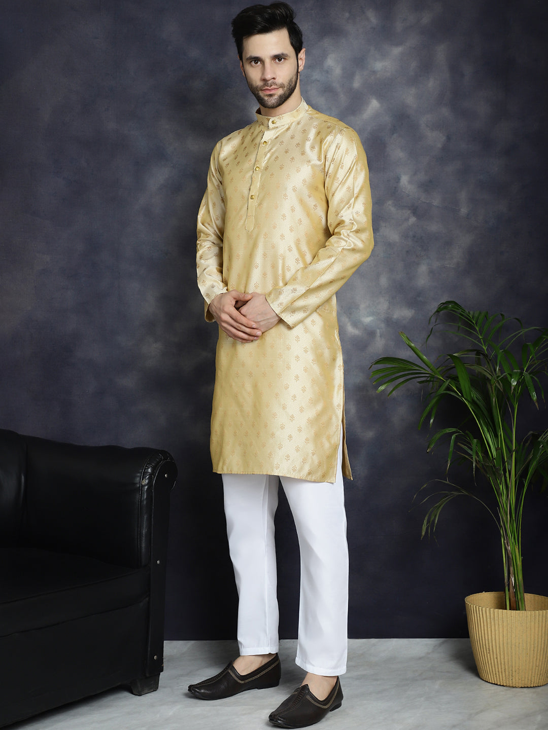 Woven Design Silk Blend Kurta With Pyjama