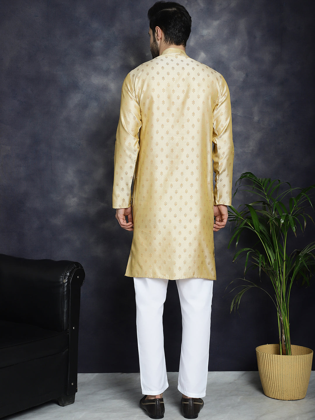Woven Design Silk Blend Kurta With Pyjama