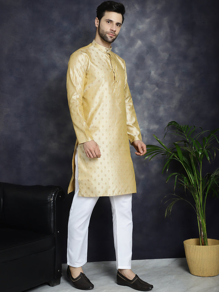 Woven Design Silk Blend Kurta With Pyjama