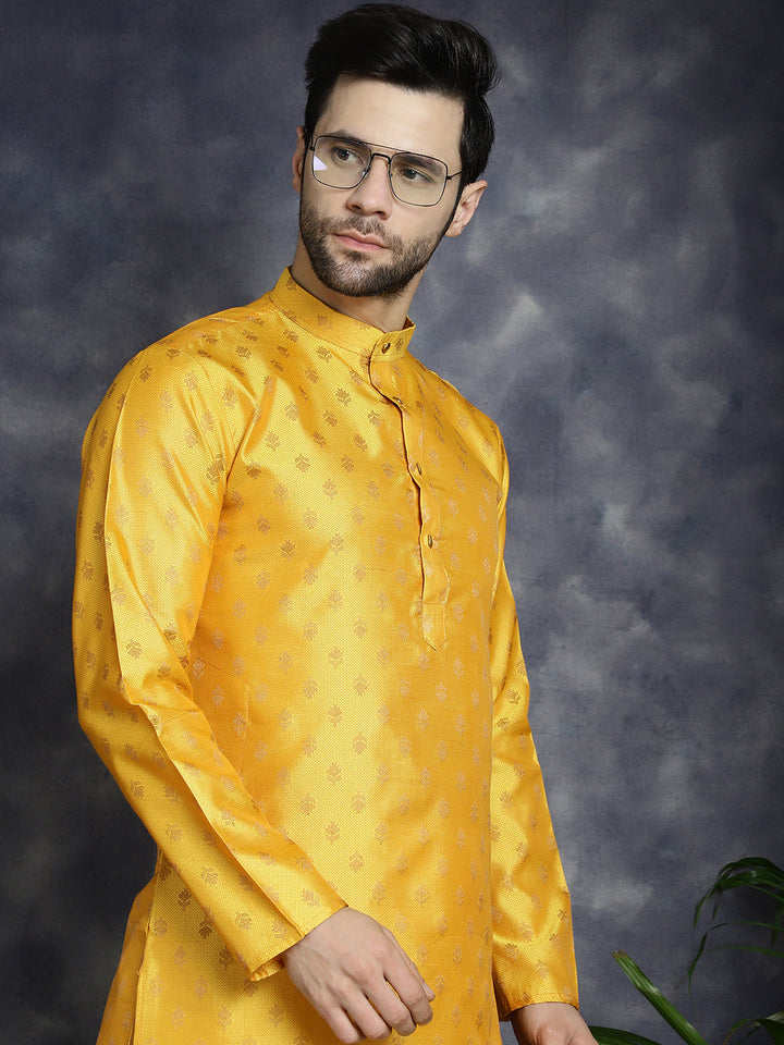 Woven Design Silk Blend Kurta With Pyjama