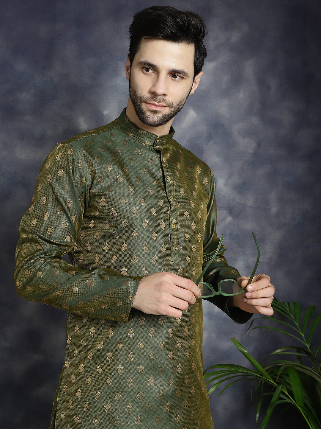 Woven Design Silk Blend Kurta With Pyjama