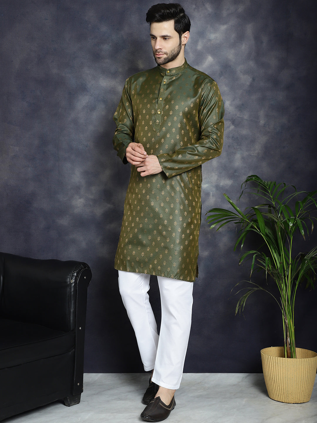 Woven Design Silk Blend Kurta With Pyjama