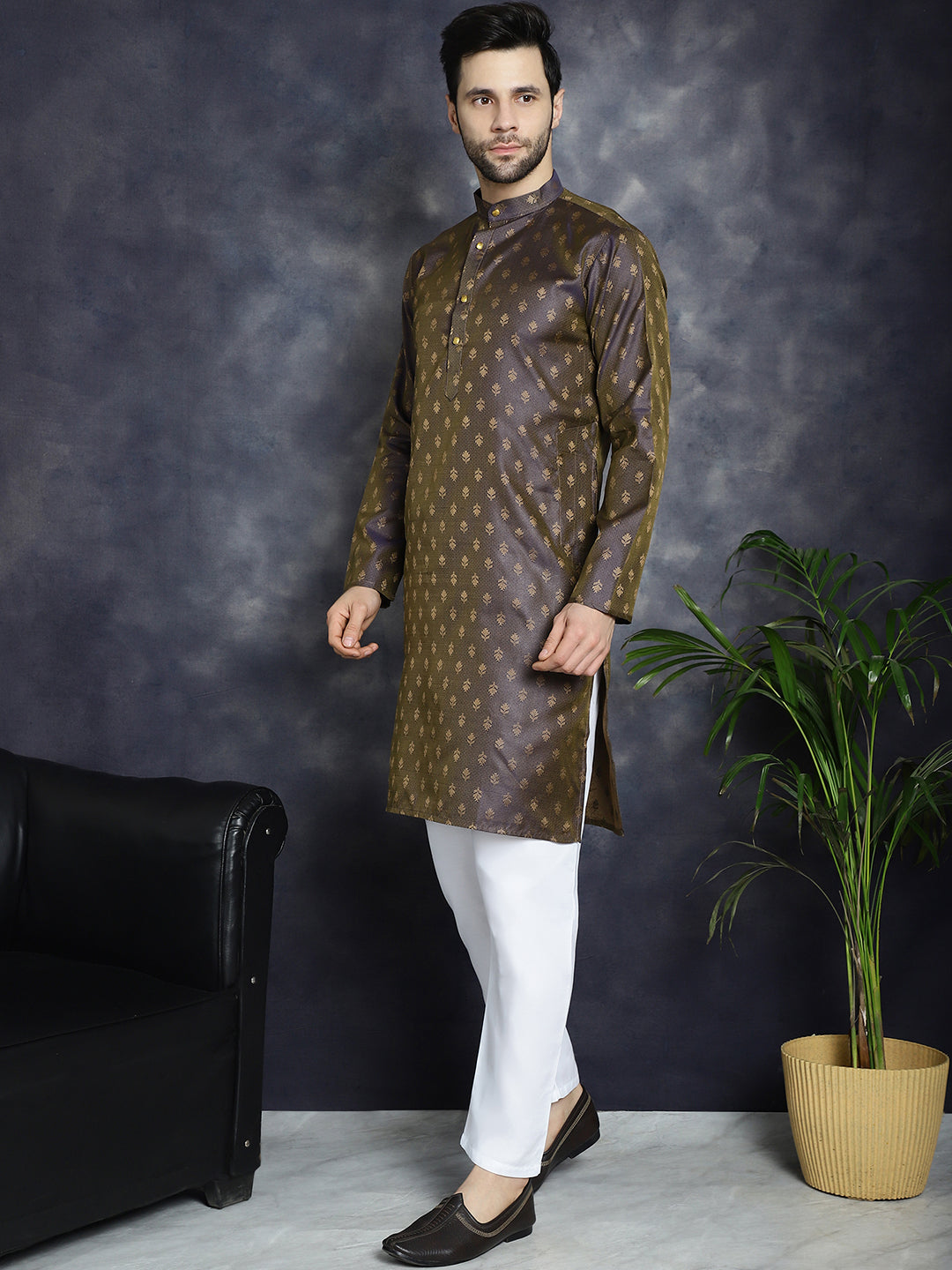Woven Design Silk Blend Kurta With Pyjama