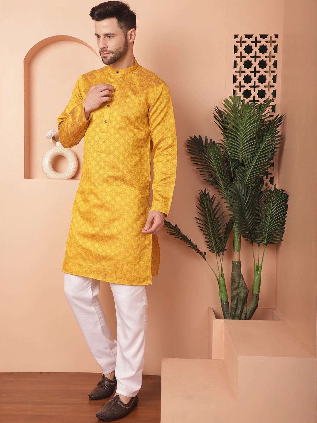 Woven Design Silk Blend Kurta With Pyjama