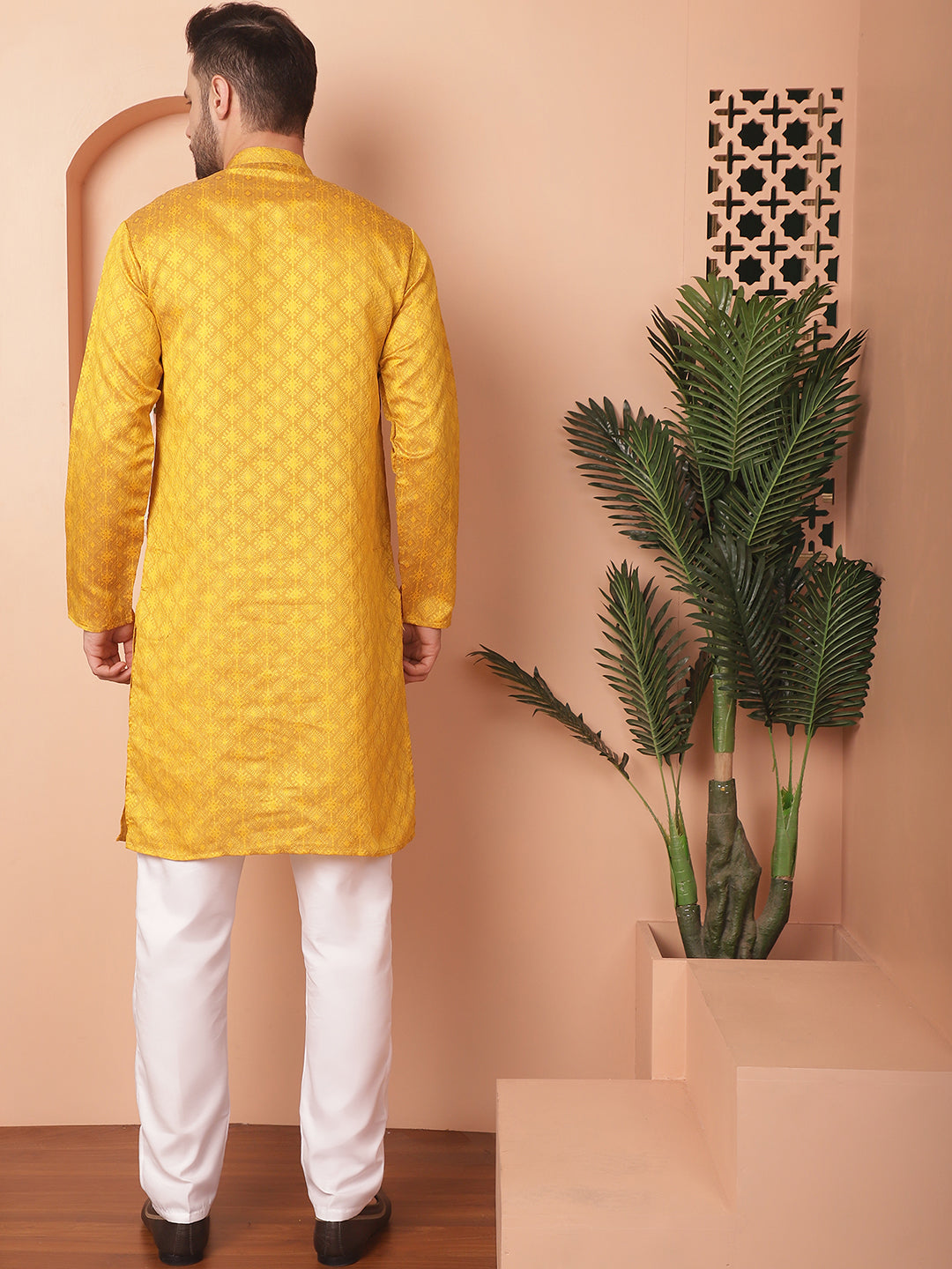 Woven Design Silk Blend Kurta With Pyjama