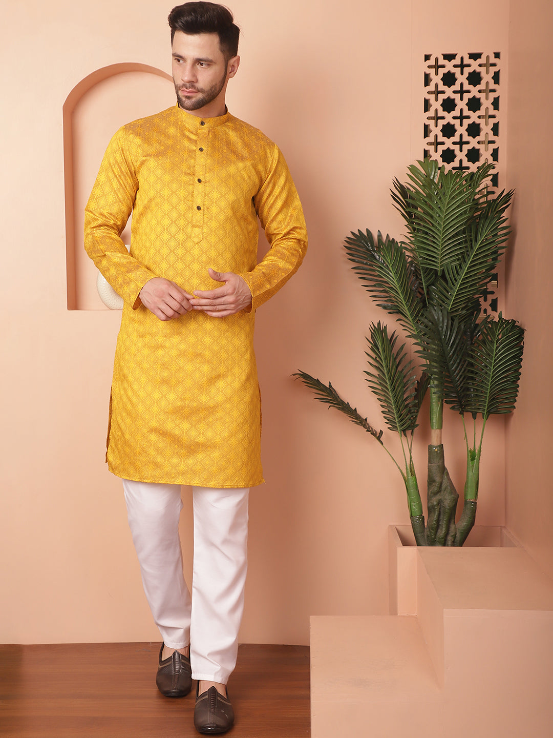 Woven Design Silk Blend Kurta With Pyjama