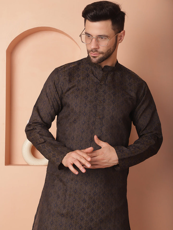 Woven Design Silk Blend Kurta With Pyjama