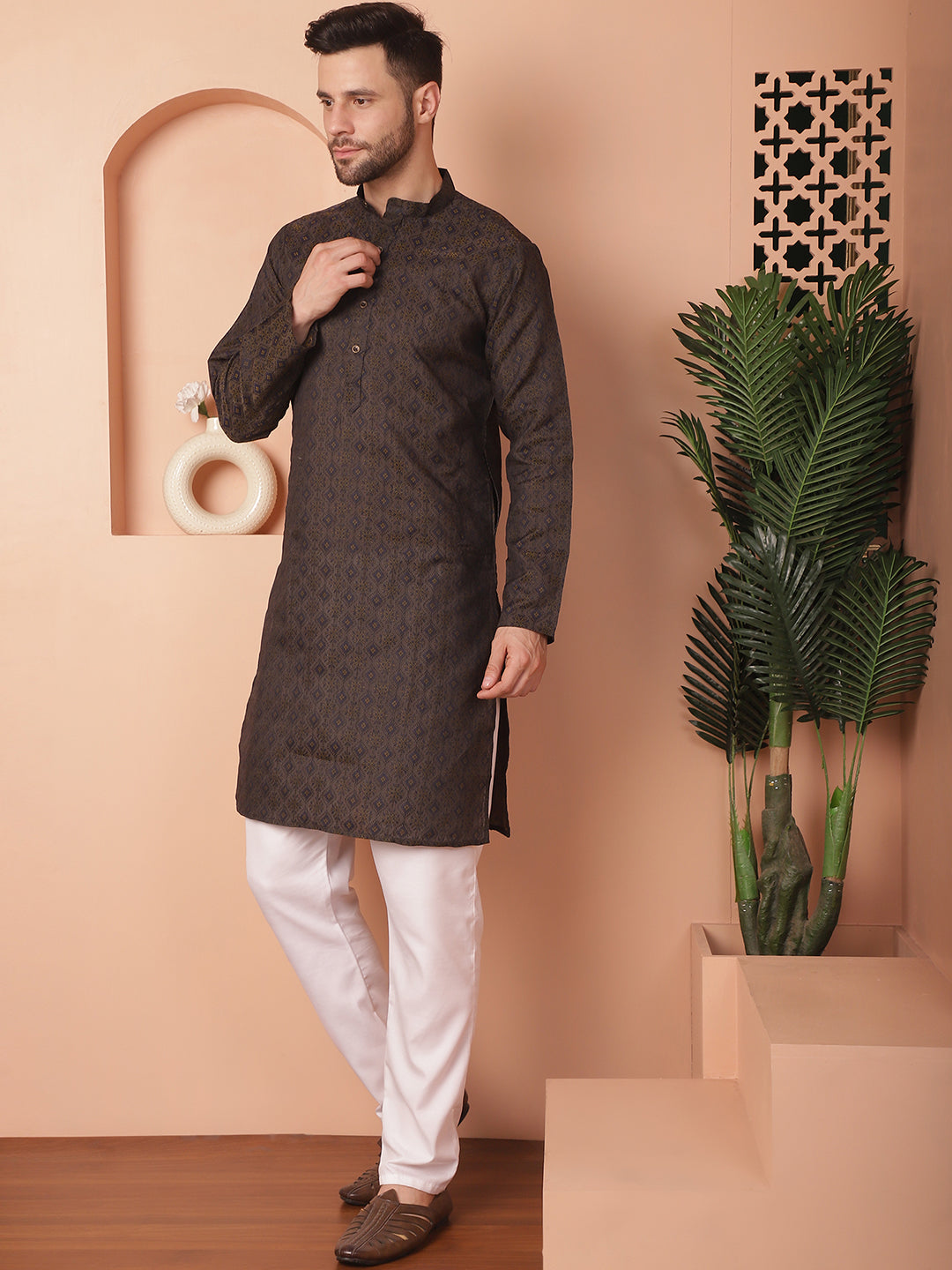 Woven Design Silk Blend Kurta With Pyjama