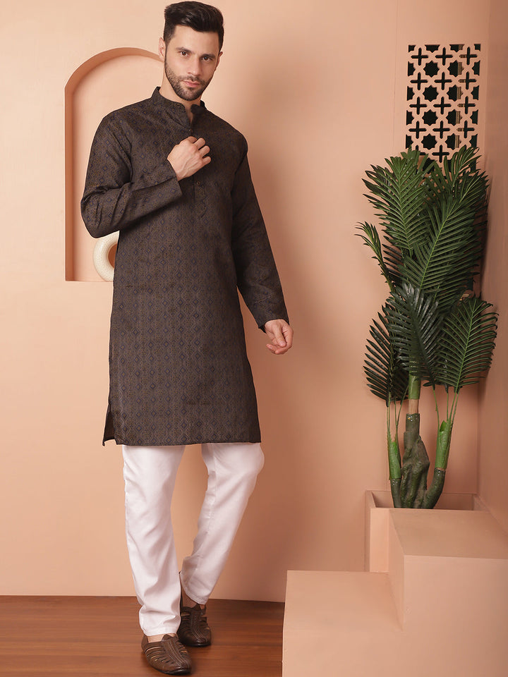 Woven Design Silk Blend Kurta With Pyjama