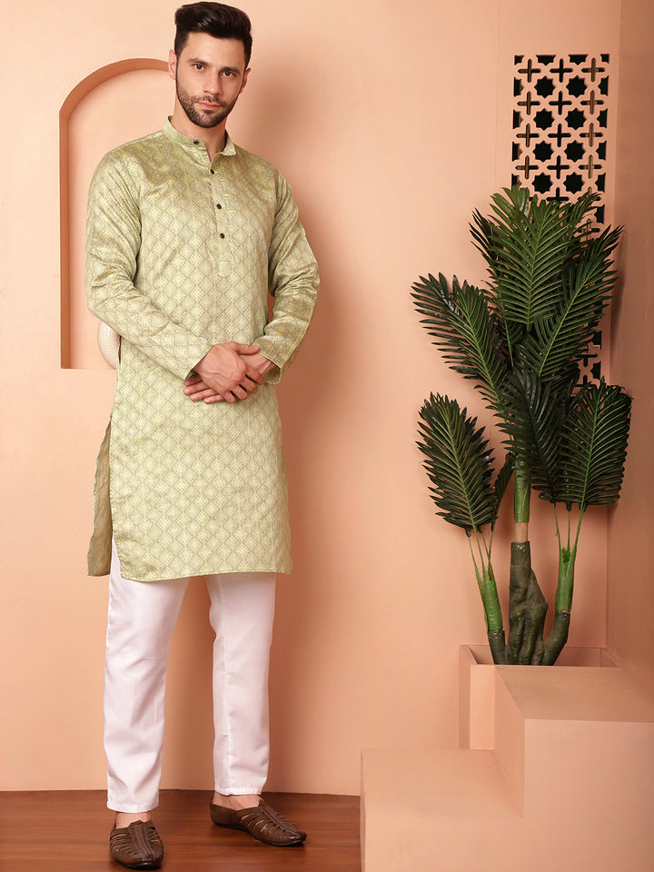 Woven Design Silk Blend Kurta With Pyjama