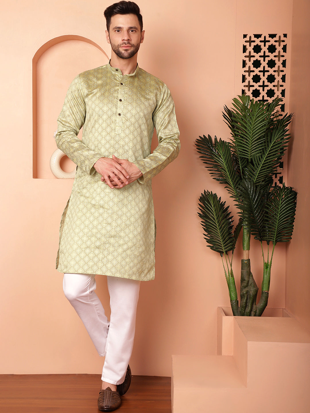 Woven Design Silk Blend Kurta With Pyjama