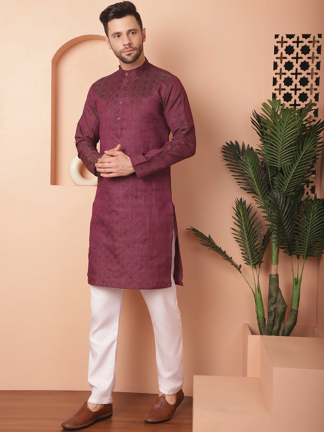 Woven Design Silk Blend Kurta With Pyjama