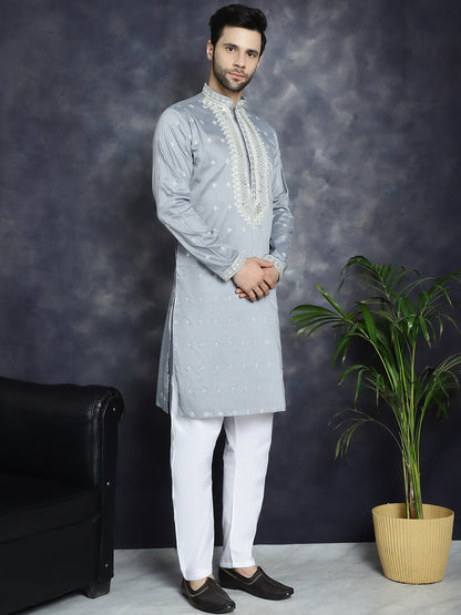 Men'S Sequins Embroidered Kurta Pyjama Set.