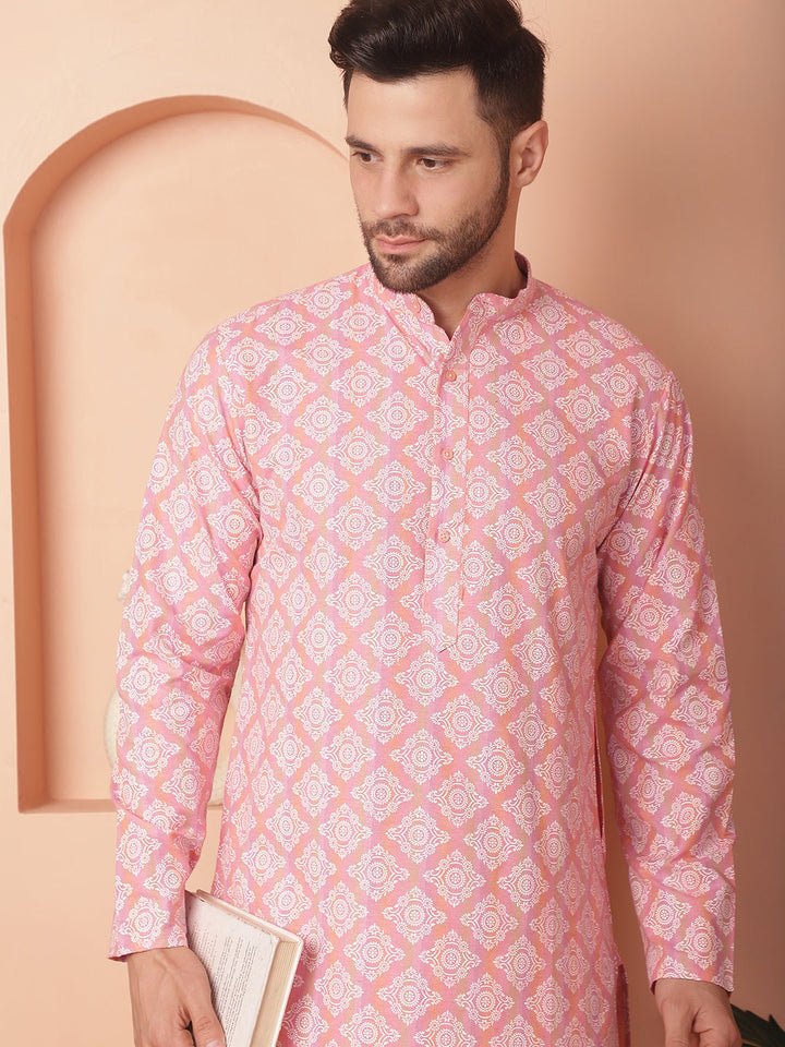 Men Peach And White Floral Printed Kurta With Churidar