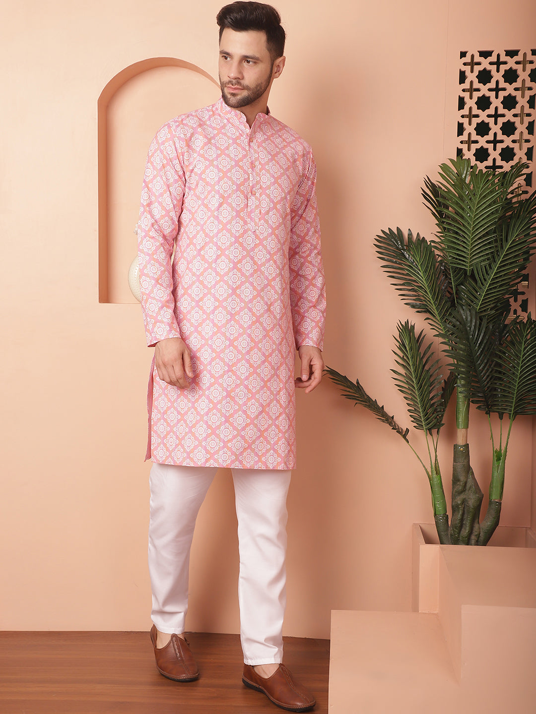 Men Peach And White Floral Printed Kurta With Churidar