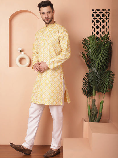 Men Yellow And White Floral Printed Kurta With Churidar