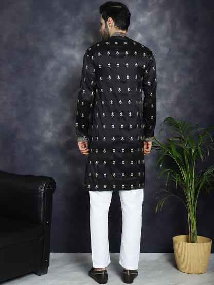 Men'S Black Chikankari Embroidered Kurta With Pyjama.
