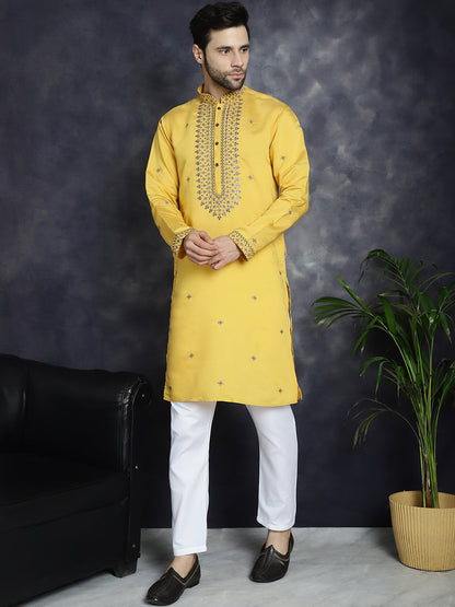Men'S Sequins Embroidered Kurta With Pyjama.