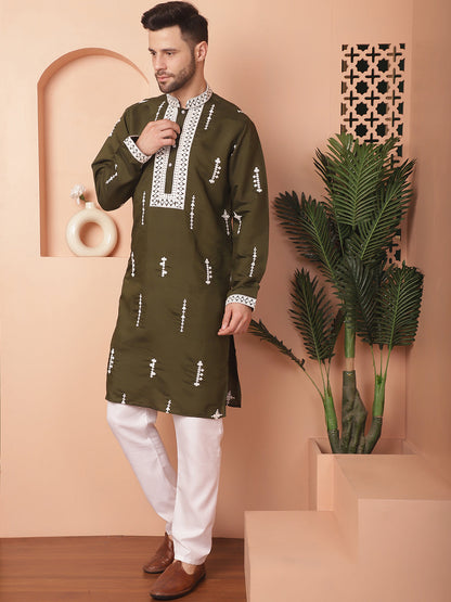 Men'S Collar Chikankari Embroidered Kurta With Pyjama.