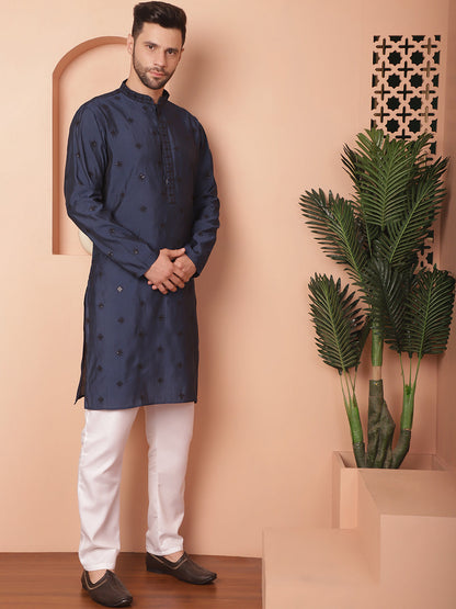 Men'S Collar Chikankari Embroidered Kurta With Pyjama.