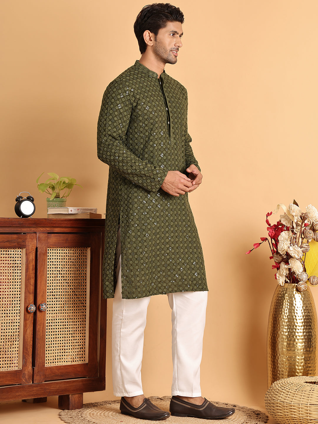 Embroidered &amp; Sequins Straight Kurta Set For Men