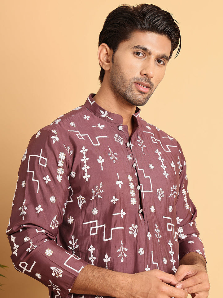Embroidered Silk Blend Straight Kurta Pyjama.