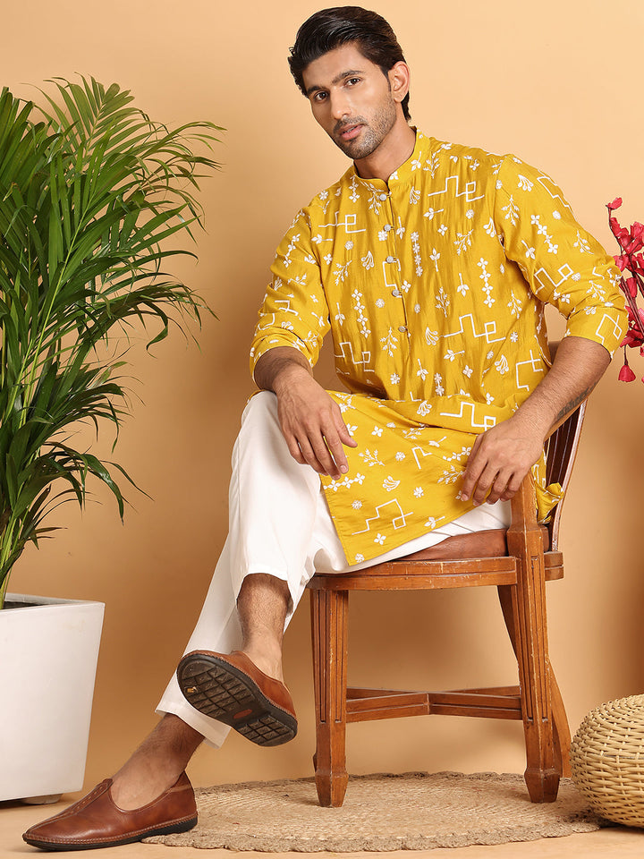 Embroidered Silk Blend Straight Kurta Pyjama.