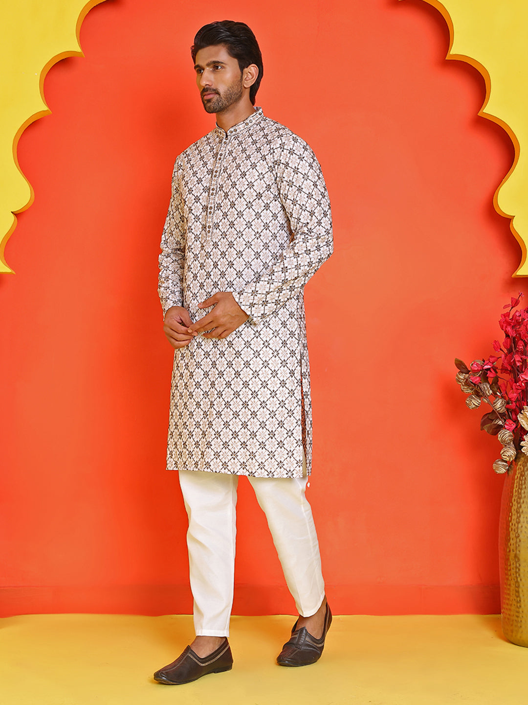 Embroidered Kurta Pyjama Set For Men