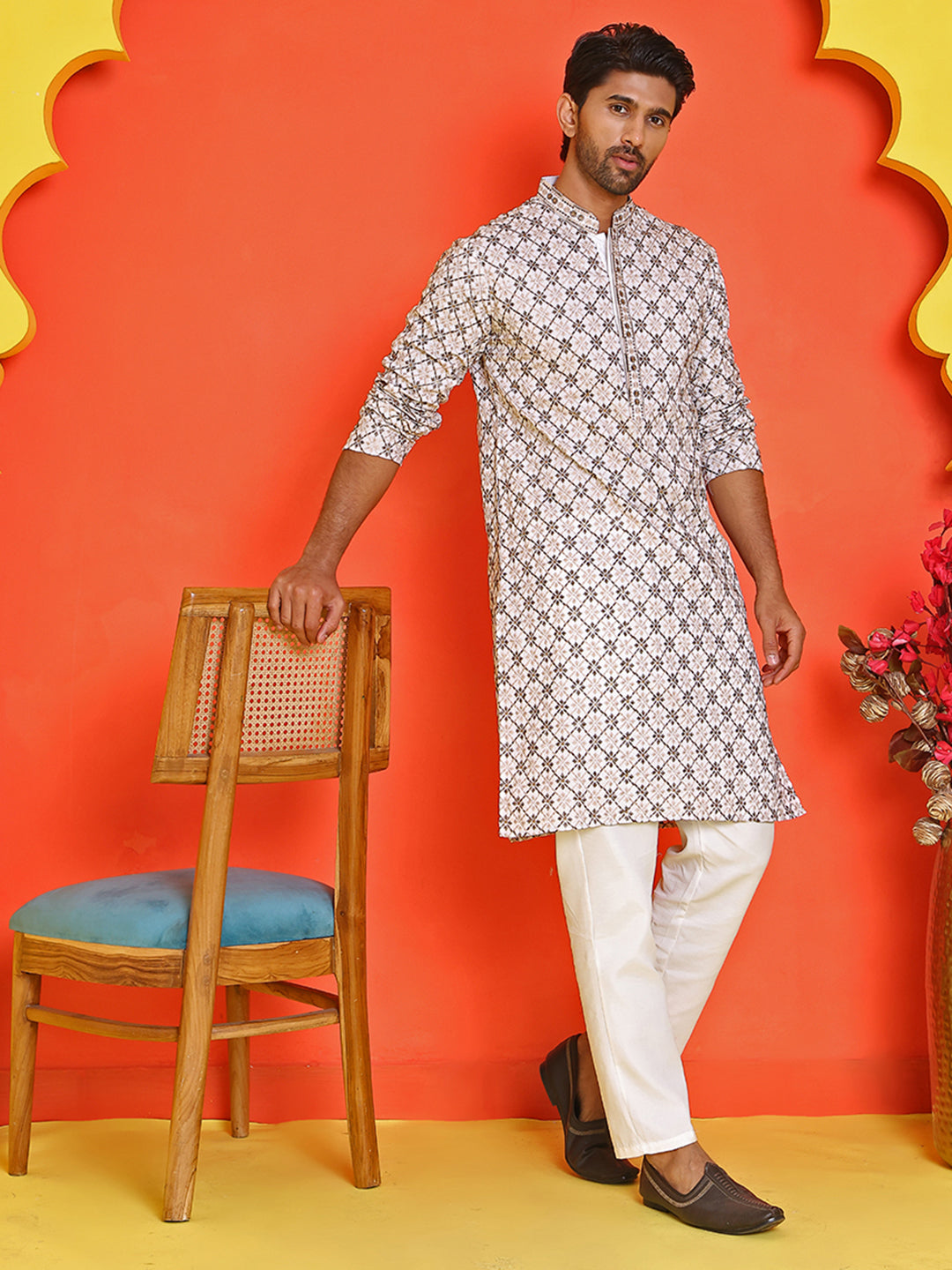 Embroidered Kurta Pyjama Set For Men