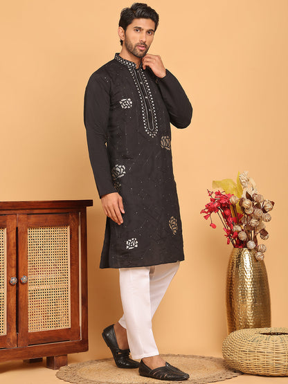 Men'S Sequins Embroidered Kurta With Pyjama.