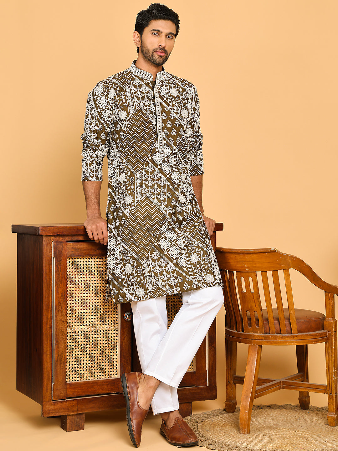 Floral Embroidery Silk Blend Kurta Pyjama For Men