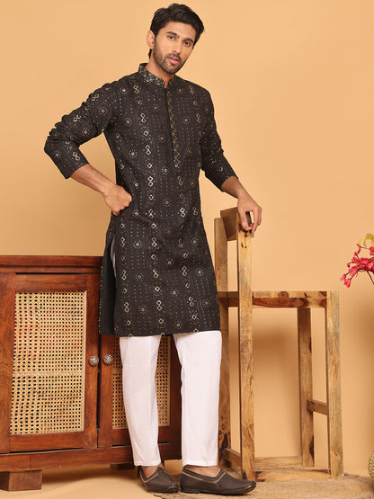 Men'S Sequins Embroidered Kurta With Pyjama.