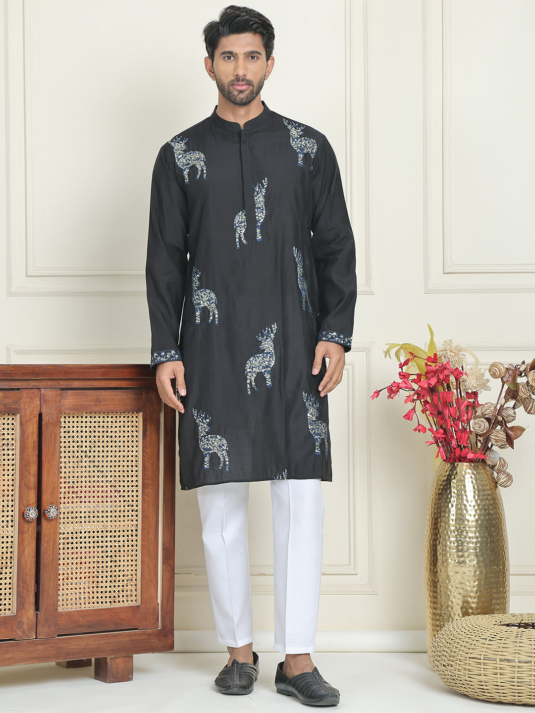 Animal Embroidered Kurta Pyjama Set.