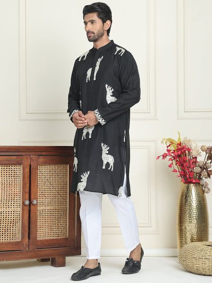 Animal Embroidered Kurta Pyjama Set.