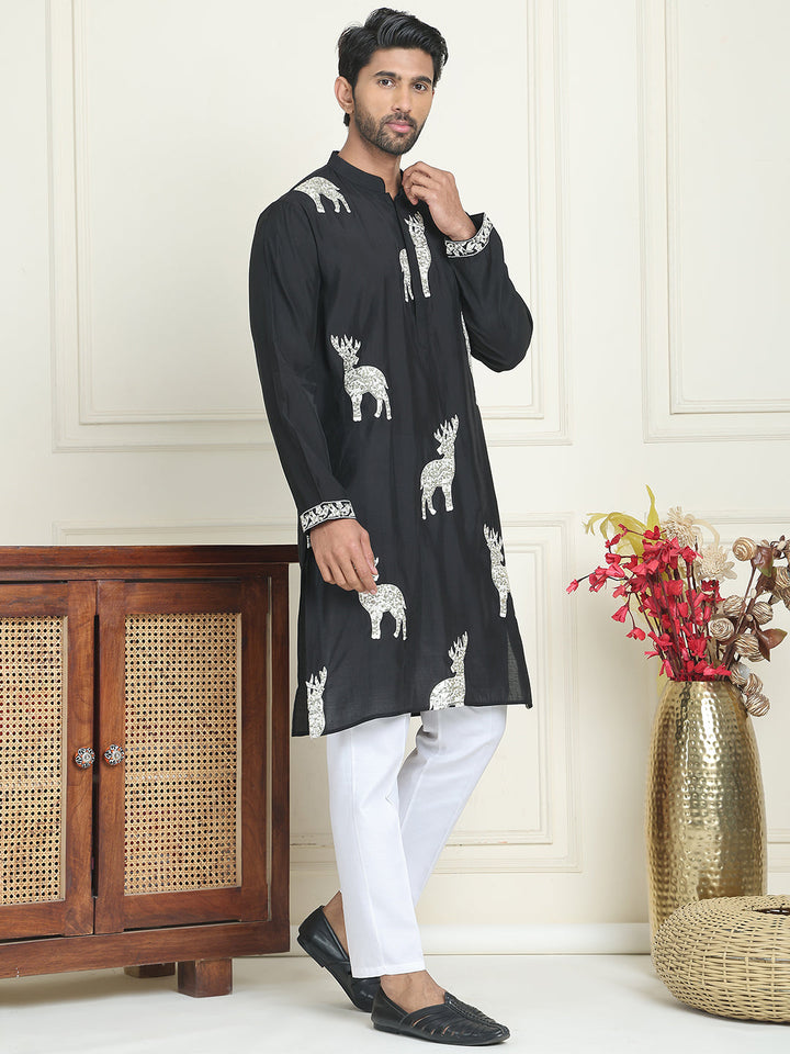 Animal Embroidered Kurta Pyjama Set.