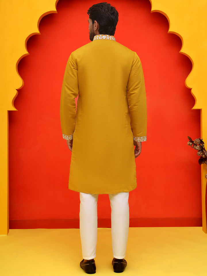 Embroidered &amp; Sequins Kurta Set For Men