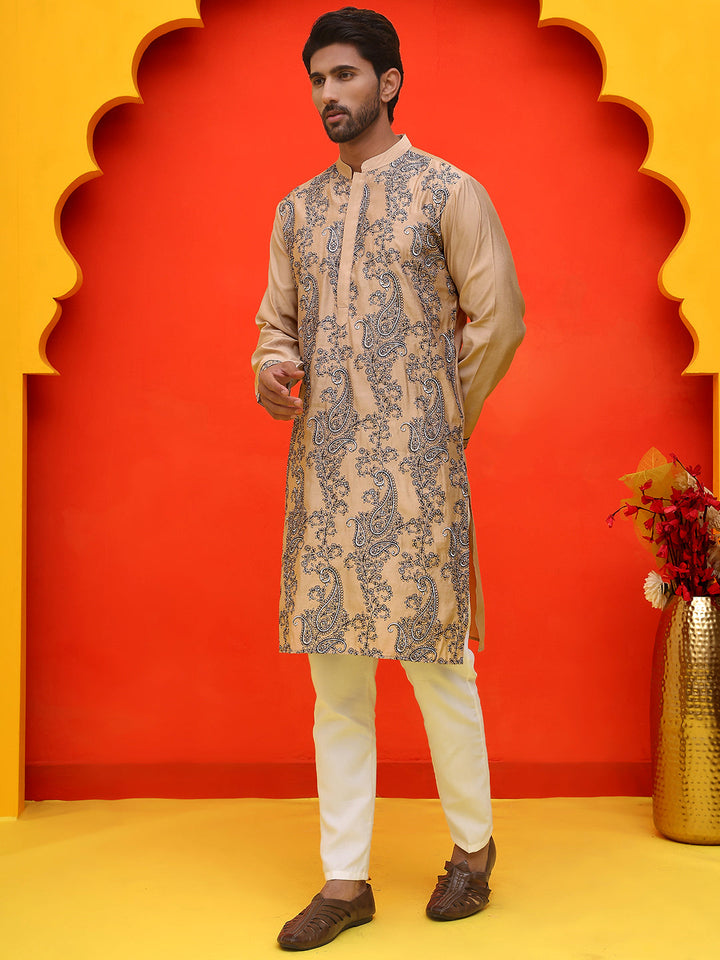 Embroidered &amp; Sequins Kurta Set For Men