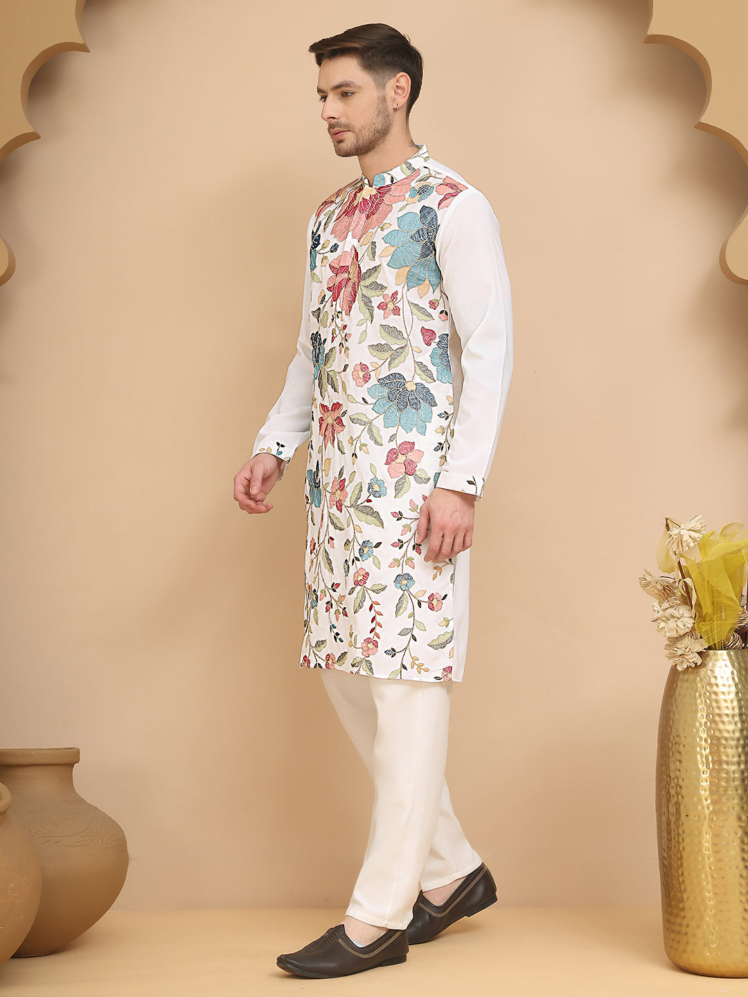 White Embroidered Kurta Set With Sequins &amp; Zari Work