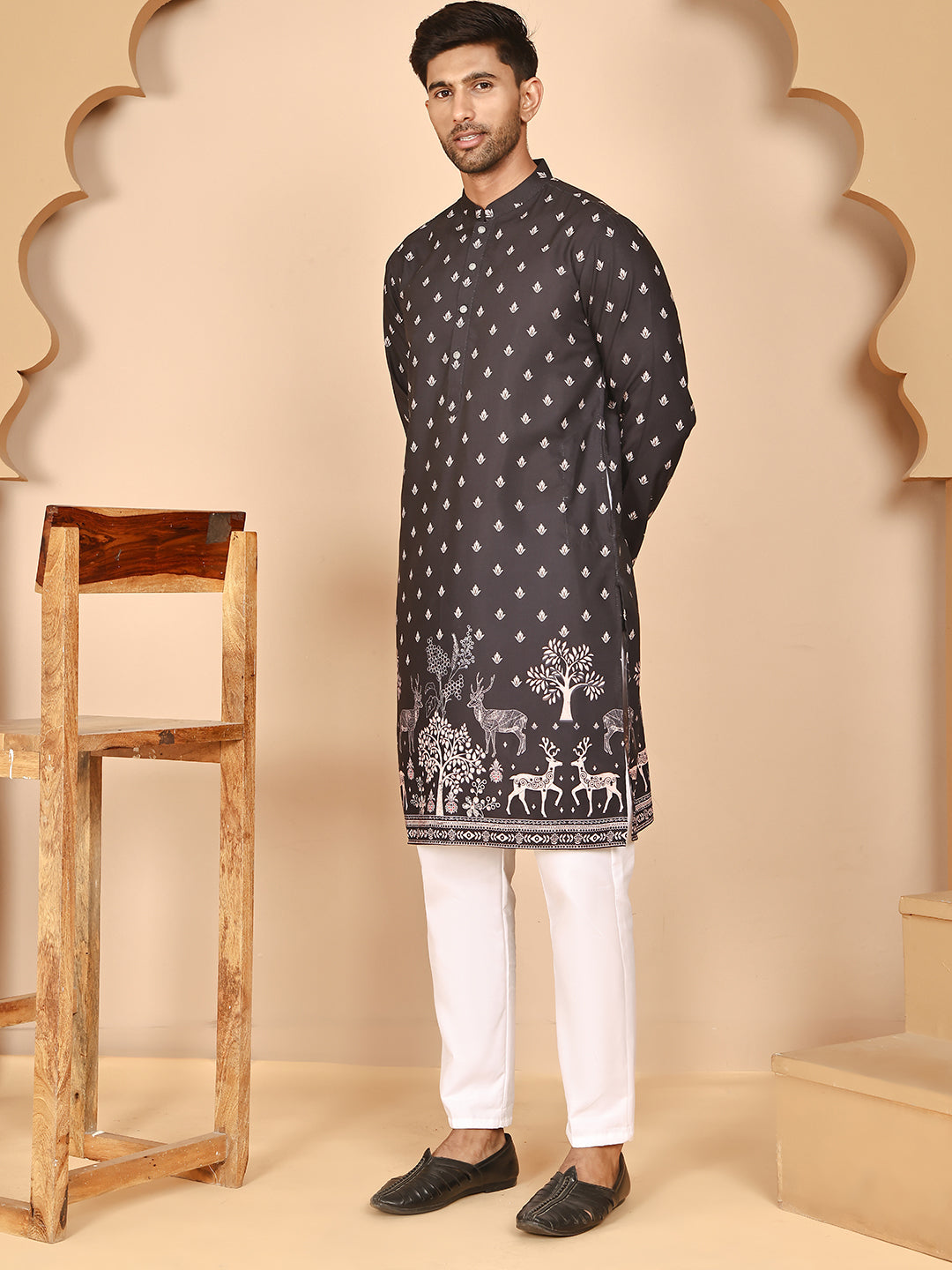 Men’S Ethnic Printed Kurta With White Pyjama