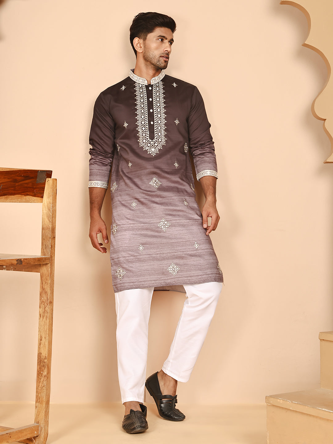 Men’S Traditional Ombre Kurta Set With Delicate Thread Work