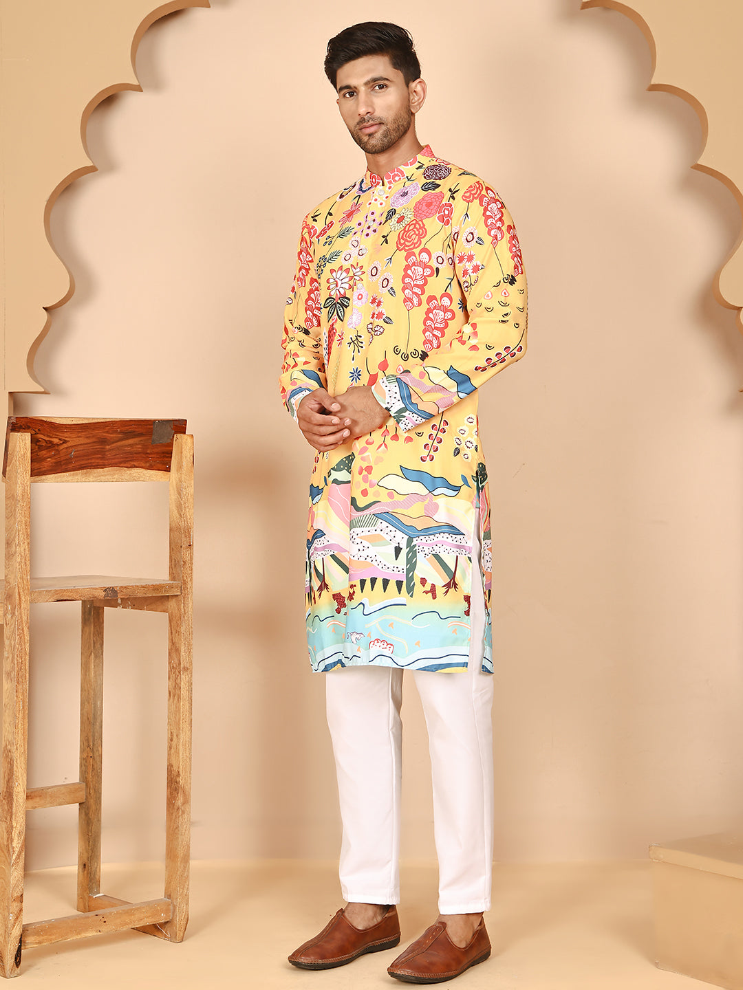 Printed Kurta Pyjama With Artistic Design