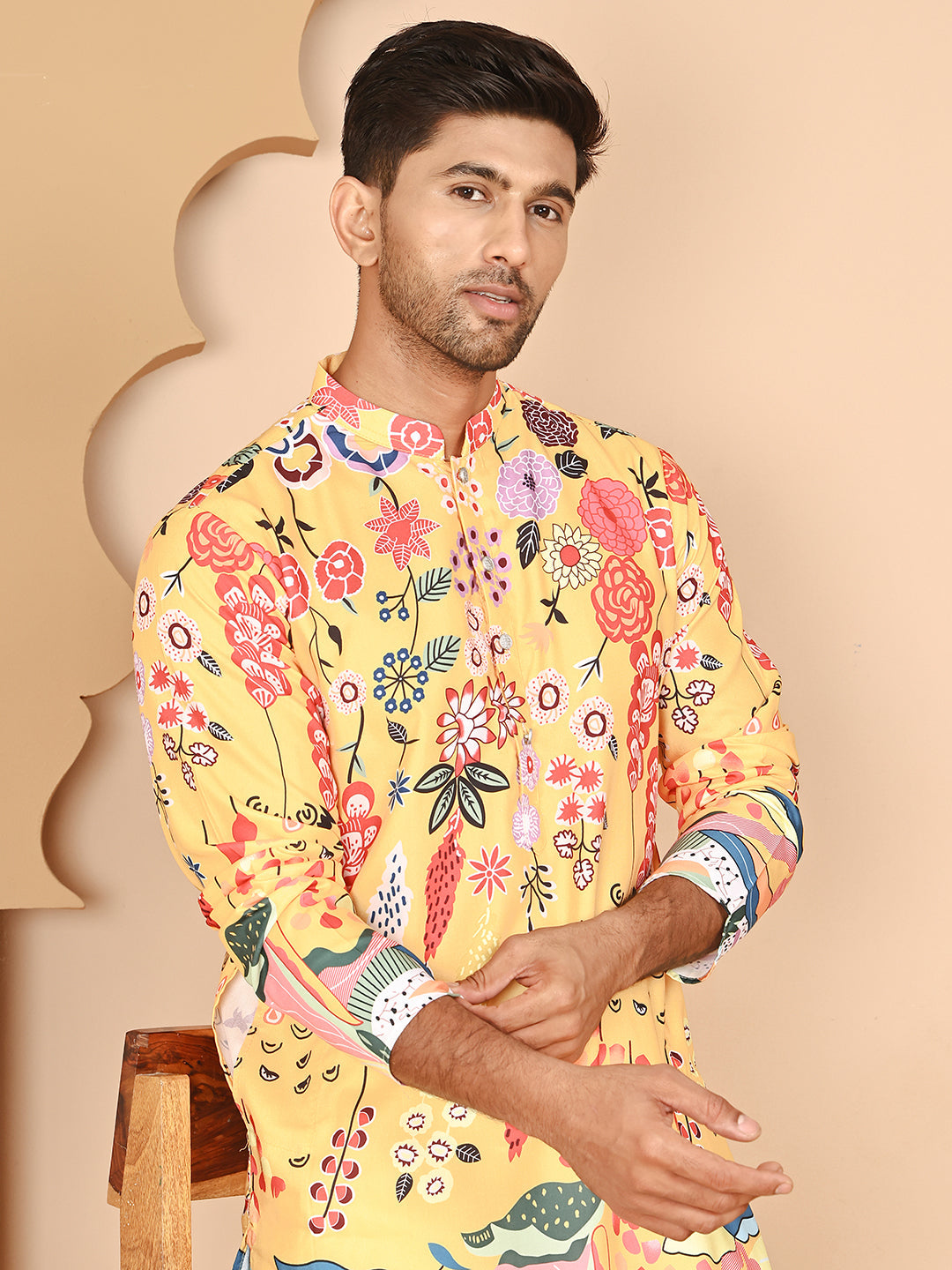 Printed Kurta Pyjama With Artistic Design