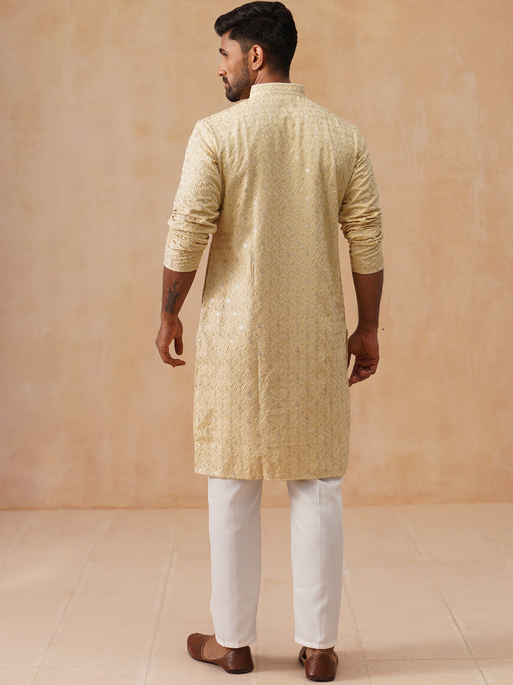 Men’S Festive Kurta Set With Intricate Embroidery
